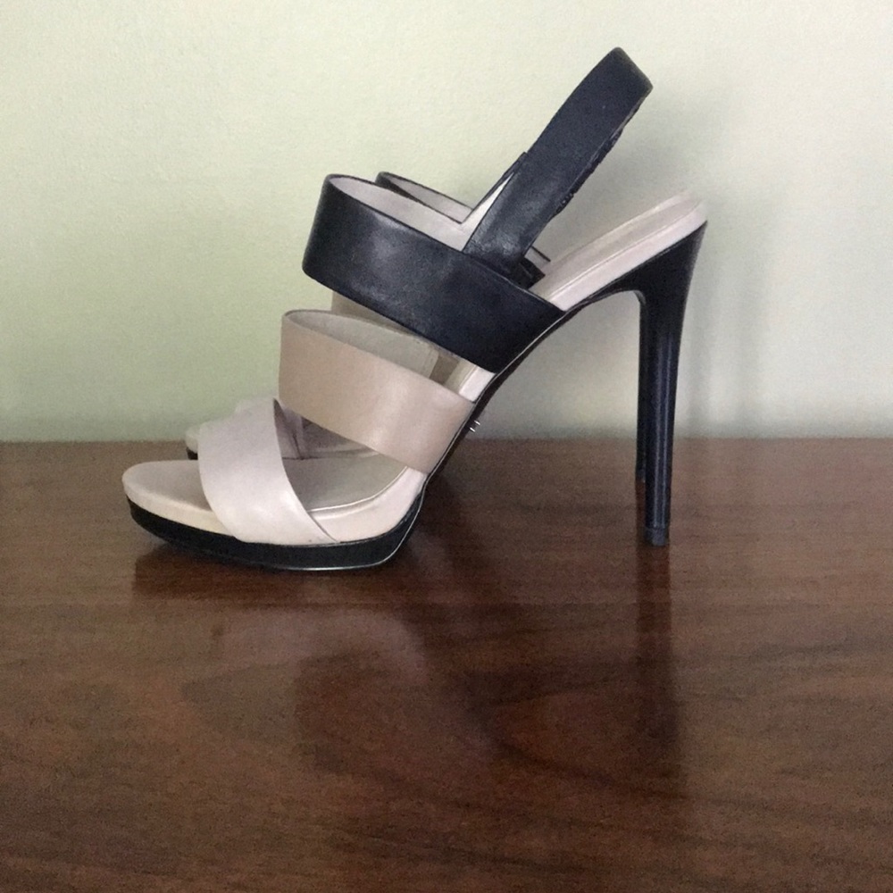 Kenneth Cole cushion soled shoes